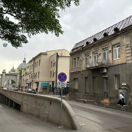 Apartment In The Center Of Tbilisi Bagian luar foto