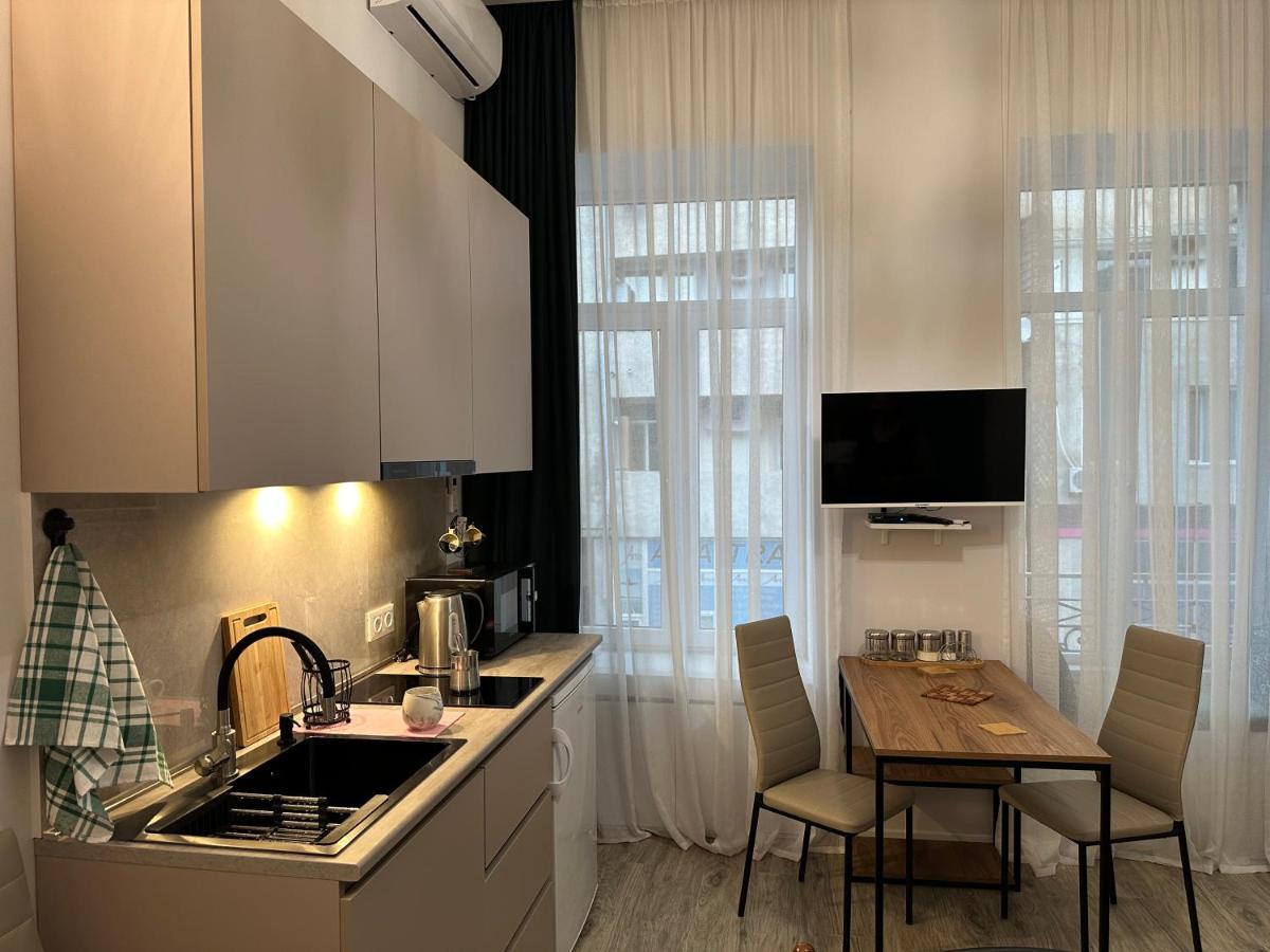 Apartment In The Center Of Tbilisi Bagian luar foto