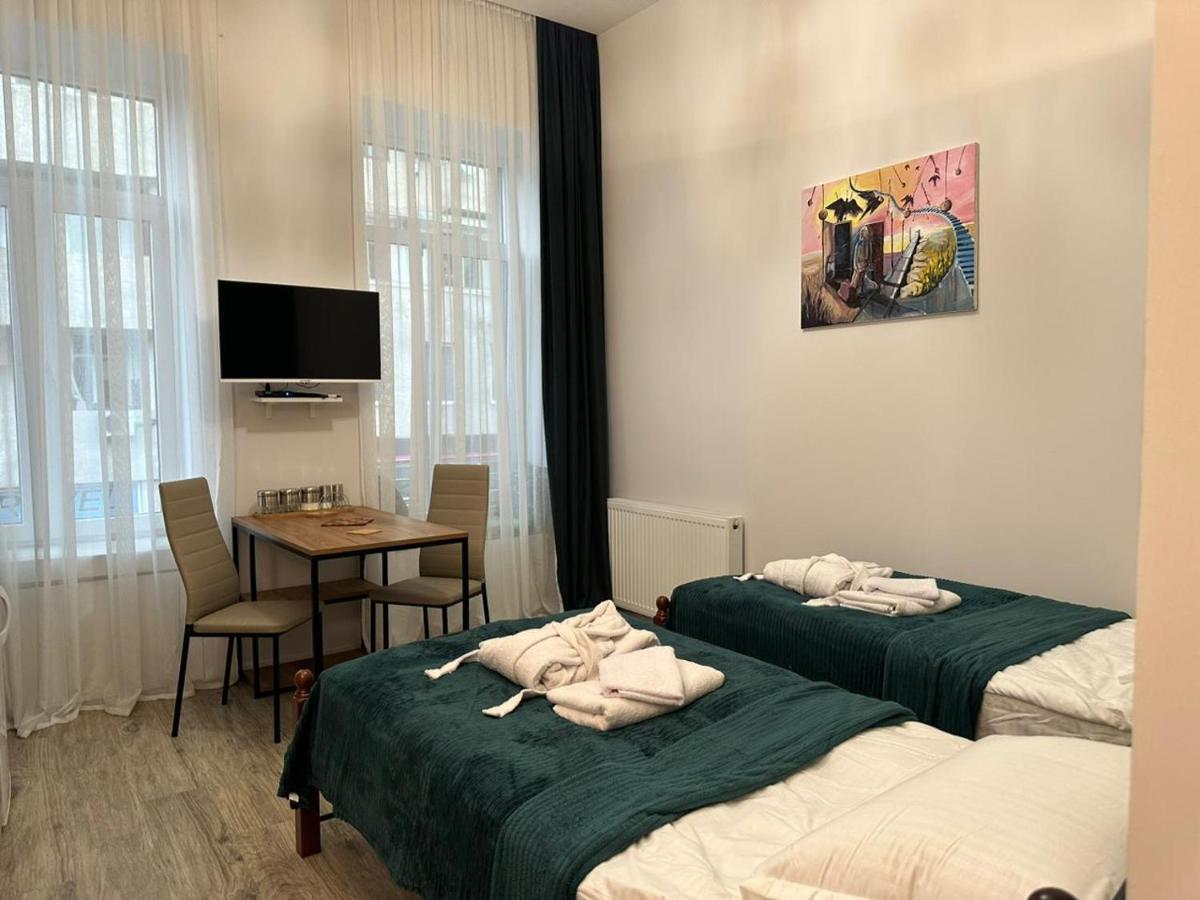 Apartment In The Center Of Tbilisi Bagian luar foto